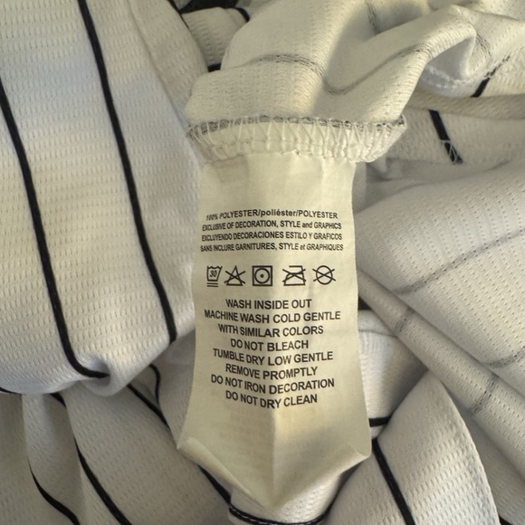 Majestic "Chicago White Sox - Moncada" Medium Short Sleeve Baseball Jersey - EUC - Picture 5 of 5